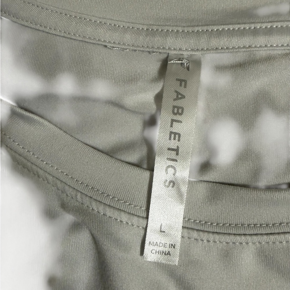 Fabletics Light Gray Short Sleeve Tee - Picture 3 of 5